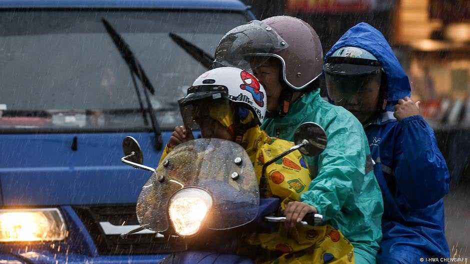 Typhoon Haikui batters Taiwan with heavy rain (photo: DW)