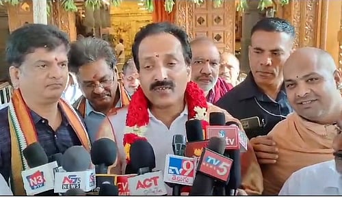 ISRO chairman offers prayers for success of Aditya L1 launch