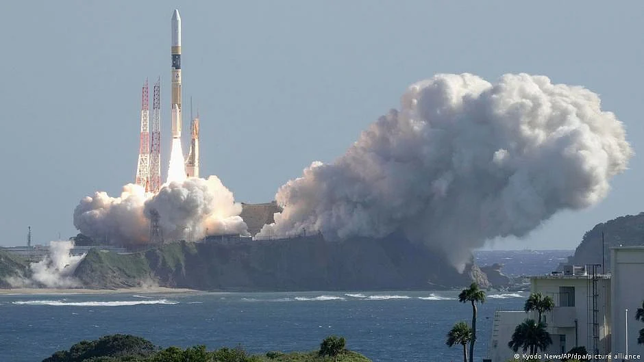 Japan launches 'moon sniper' lunar mission (photo: DW)