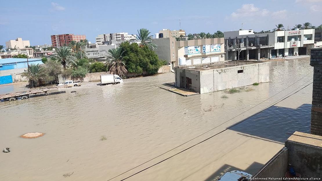 Flooding also engulfed districts in the western city of Misrata (photo: AA/picture alliance, DW)