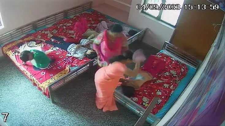 Screenshot from the viral video shared on social media (photo courtesy:@Arv_Ind_Chauhan/X) 