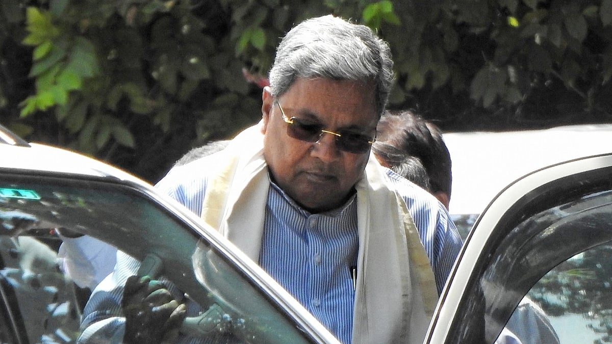 Karnataka CM Siddaramaiah leaves the war room at 15 GRG after a meeting with DyCM D K Shivakumar, and others over the formation of the state cabinet in New Delhi,Thursday, May 25.(Photo: Anupam Gautam/IANS)