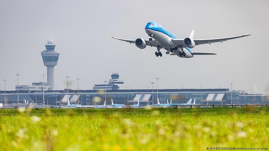 Afghanistan cuts air cargo tariffs to boost India trade amid Pak border shutdown