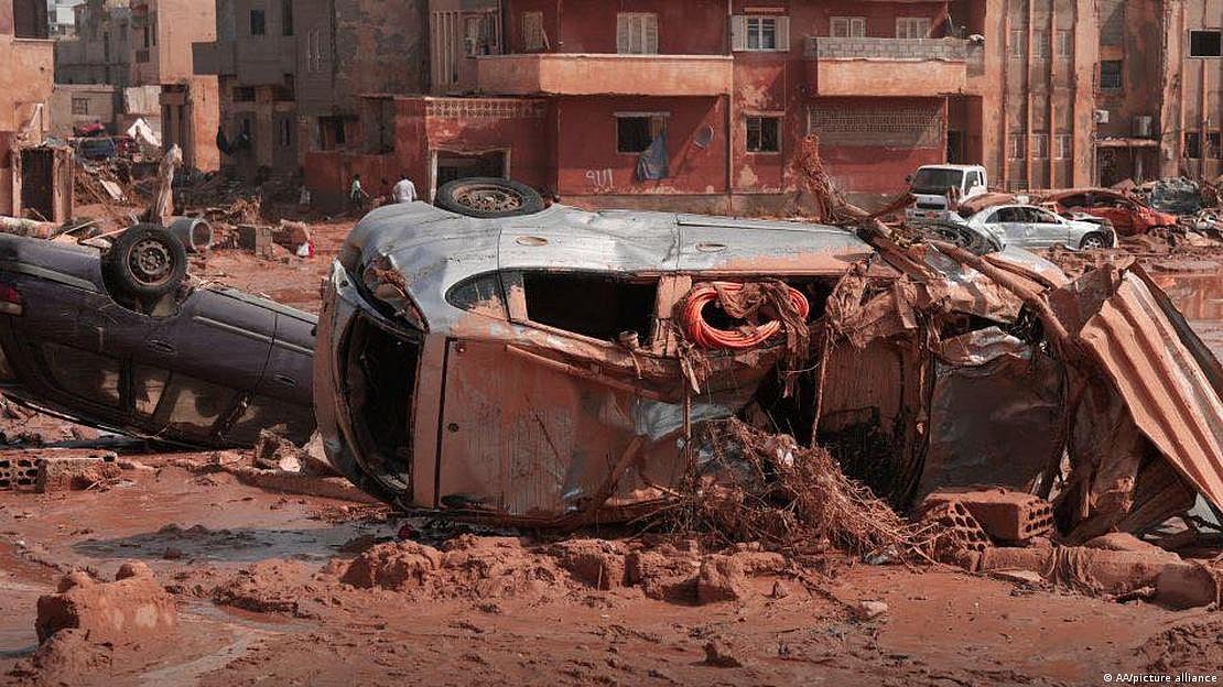 Entire neighborhoods were destroyed by floods (Photo: AA/picture alliance, DW)