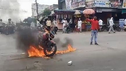 Maratha flare-up continues for 3rd day; protesters demand Fadnavis's resignation