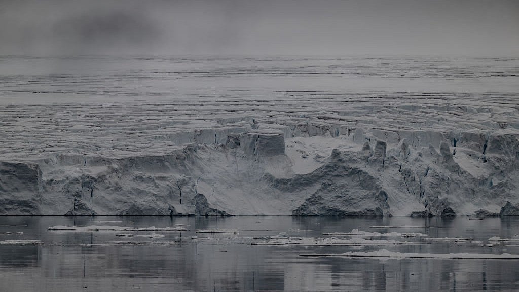 Blizzards create a warming effect in the Arctic by producing fine sea salt aerosols in the atmosphere. (Photo by Sebnem Coskun/Anadolu Agency via Getty Images)