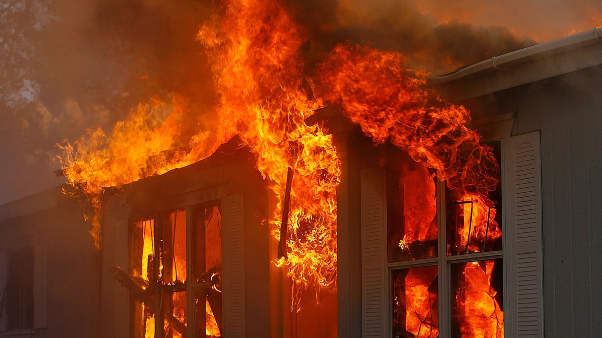 Fire breaks out in Mumbai's 12-storey  residential building; dozens rescued