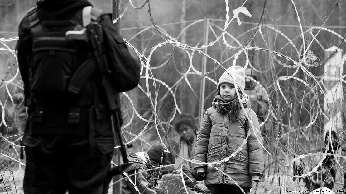 'The Green Border' shows how migrants were trapped into a geopolitical crisis provoked by Belarusian dictator Lukashenko (photo: Agata Kubis, courtesy of Astute Films, via DW)