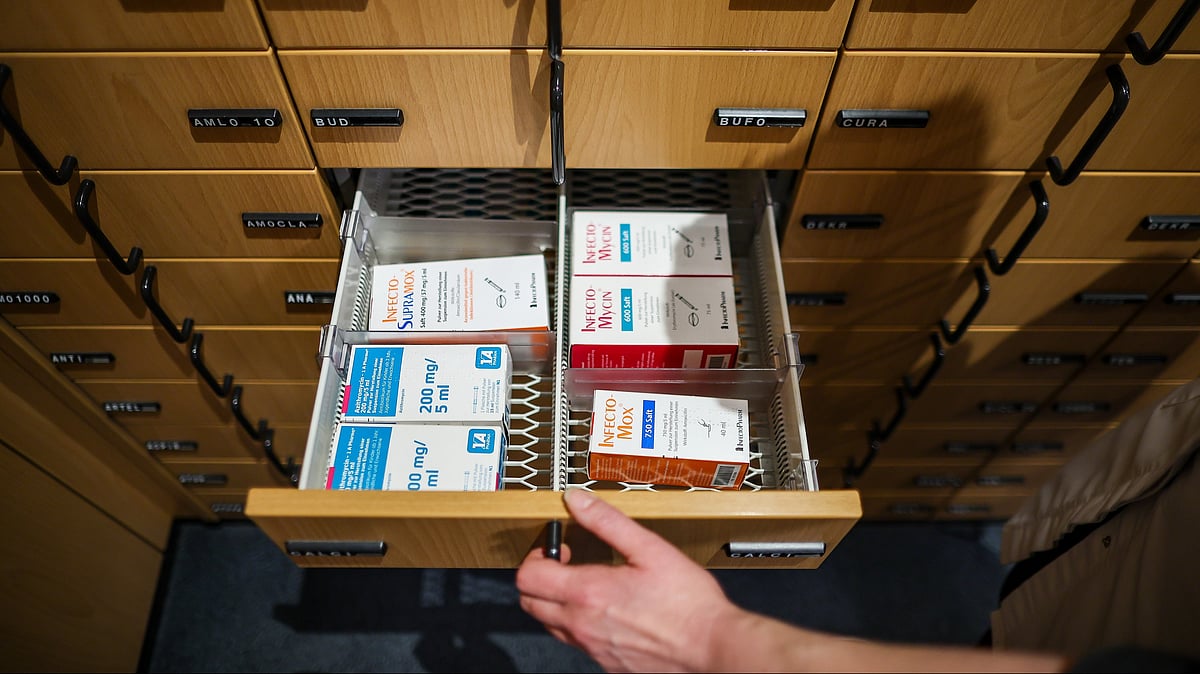Representative image of a pharmacy drawer with prescription antibiotics, which are often indiscriminately used in India, fostering antibiotic resistance (photo: Jan Woitas/picture alliance via Getty Images)