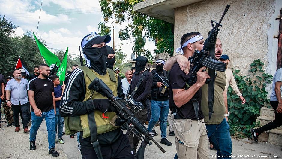 The US supports Israel; Hamas (pictured) and Hezbollah are backed by proxies for Iran (photo: DW)