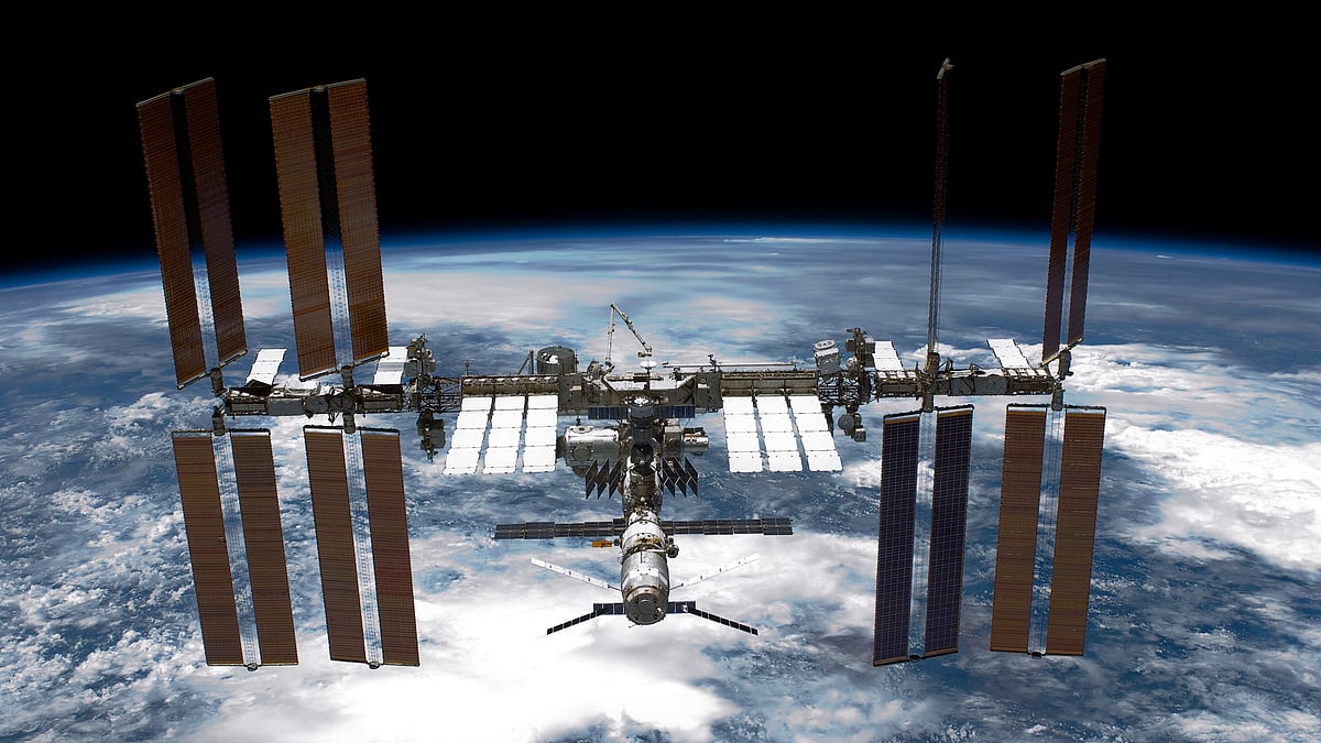 Russian module on ISS experiences leak: NASA