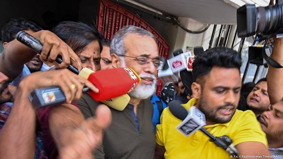 Journalist bodies condemn freezing of NewsClick bank accounts by I-T department
