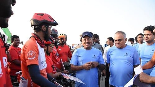 Hundreds in Hyderabad join cyclothon, walkathon to promote voter awareness