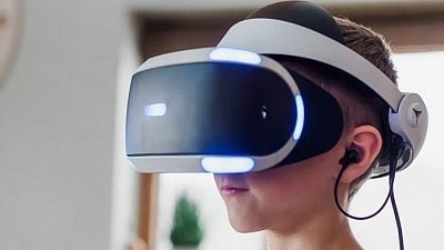 VR allows individuals to gradually work on their attachment to objects, practice disposing of them, and overcome their distress associated with letting go (Photo: IANS)
