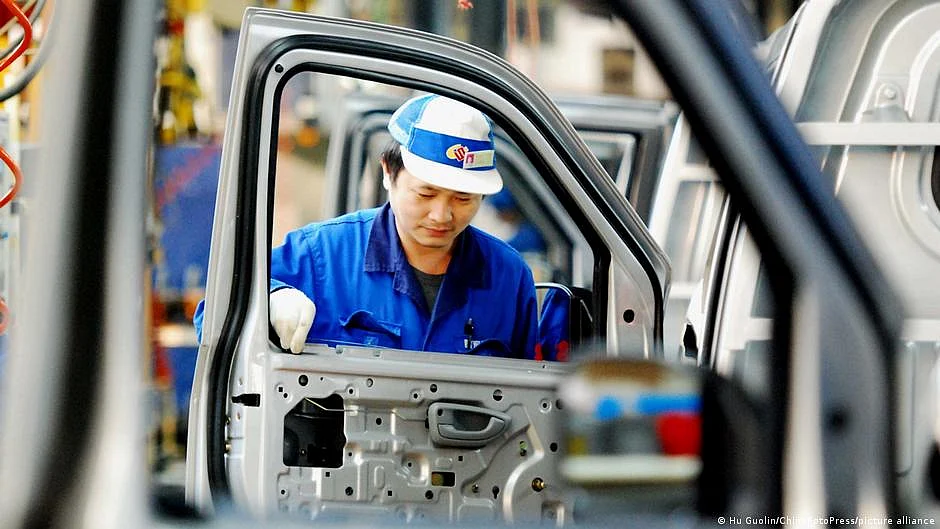 Economists say the slowdown taking place in East Asia is more than just a natural tapering off after a boom (photo: DW)