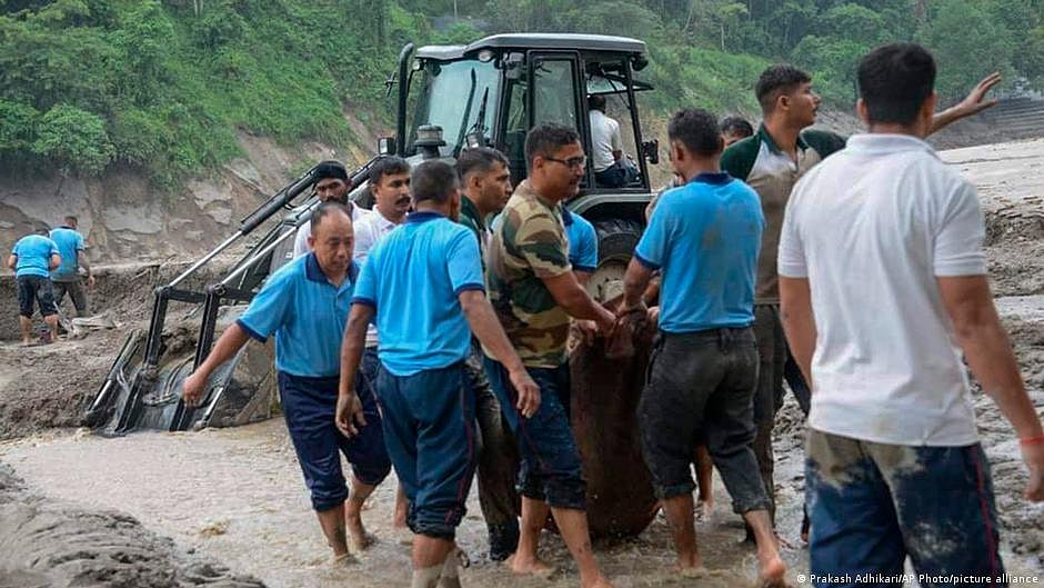 At least 31 have been killed and dozens remain unaccounted for (photo: DW)