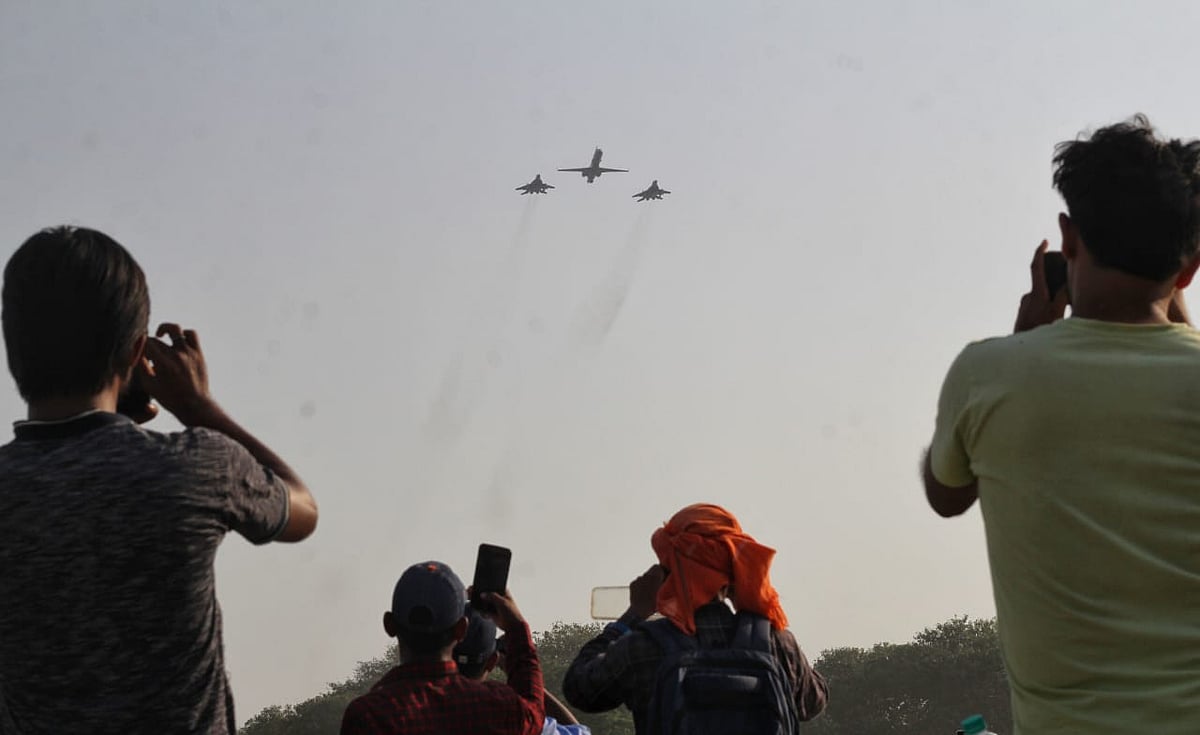 Photo Story: Prayagraj witnesses grand spectacle on 91st anniversary of Indian Air Force