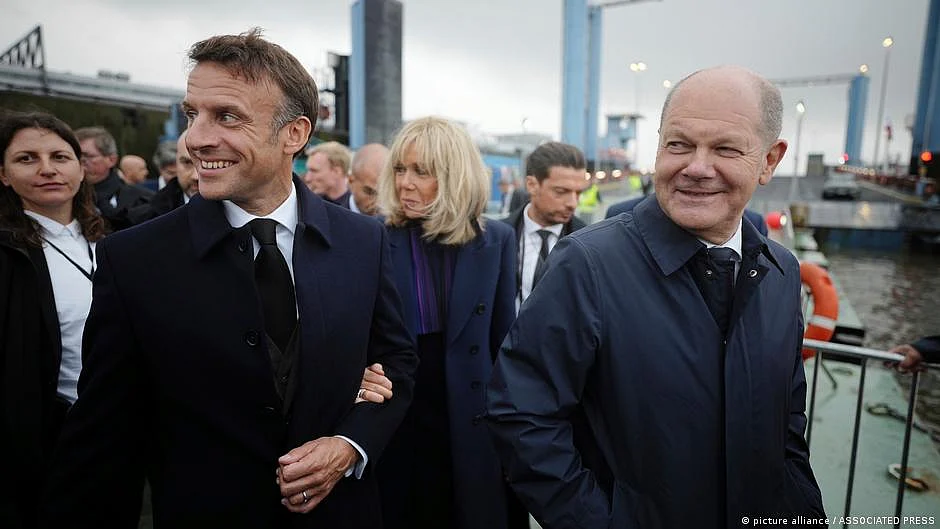 Emmanuel Macron (L) and Olaf Scholz (R) and their teams will spend two days looking hard at Franco-German relations (photo: DW)