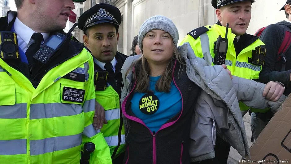 Thunberg was participating in a protest supported by Greenpeace, among others (photo: DW)