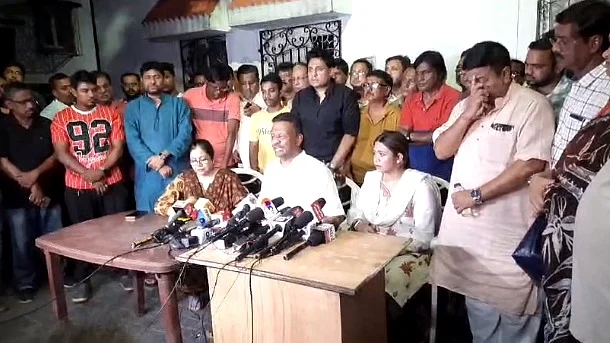 West Bengal municipal affairs and urban development minister Firhad Hakim, also the mayor of Kolkata, speaks to the press after the CBI concluded a raid on his residence for over 10 hours on 8 October 2023 (photo: IANS)