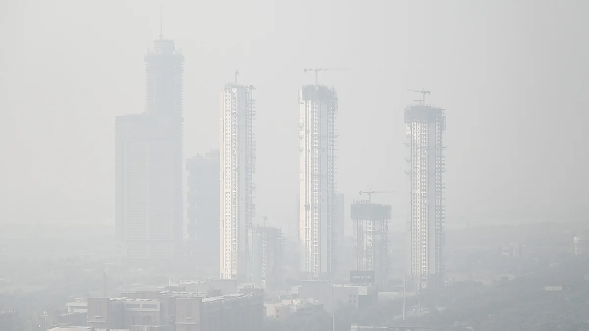Representational photo of skyscrapers engulfed in dense smog amid rising air pollution (photo: Getty Images)