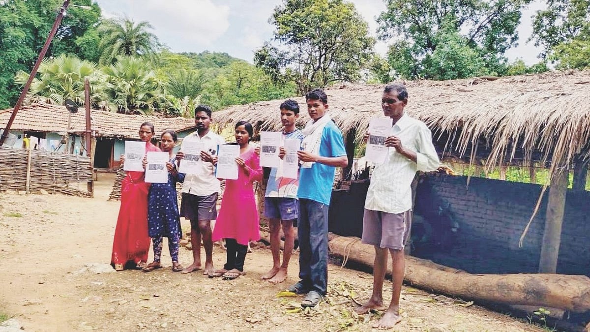 The Uikey family with two visitors from a neighbouring village, all of whom have received community forest rights (Photos: Vishnukant Govindwad)