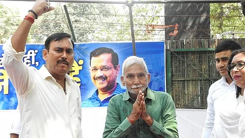 “I know you all will not take any step which will defame you and the party,” Dinesh Singh told AAP workers (photo: IANS)