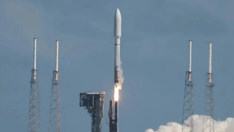 The two prototypes will be removed from orbit and disintegrated in the Earth's atmosphere at the end of the test mission (Photo: Joe Skipper/Reuters)