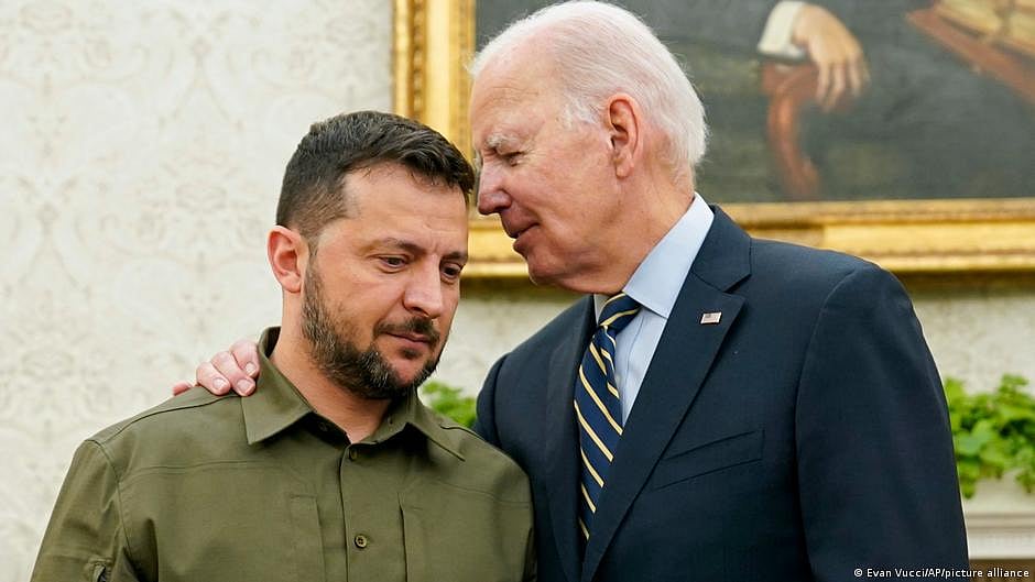 Ukraine president Volodymyr Zelenskyy (left) with US President Joe Biden