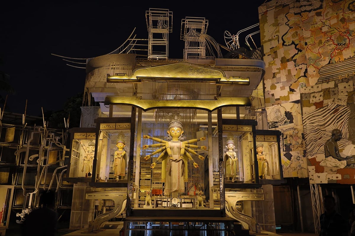 The spectacular Naktala Udayan Sangha puja in 2022 (photo: Naktala Udayan Sangha/ Facebook)