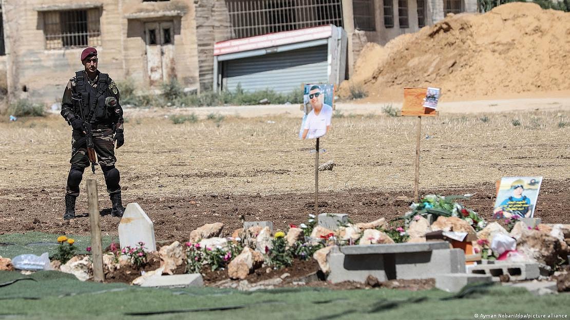A graveyard after Israeli forces raided the Jenin refugee camp (Photo: DW)