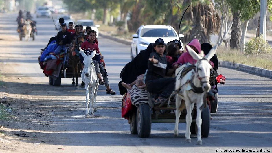 Representative image of people from Gaza fleeing to southern part of the Gaza Strip (photo: DW)
