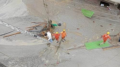 One NDRF team is in Gangtok, and two teams are in neighboring areas of Sikkim in West Bengal. (Photo: IANS)