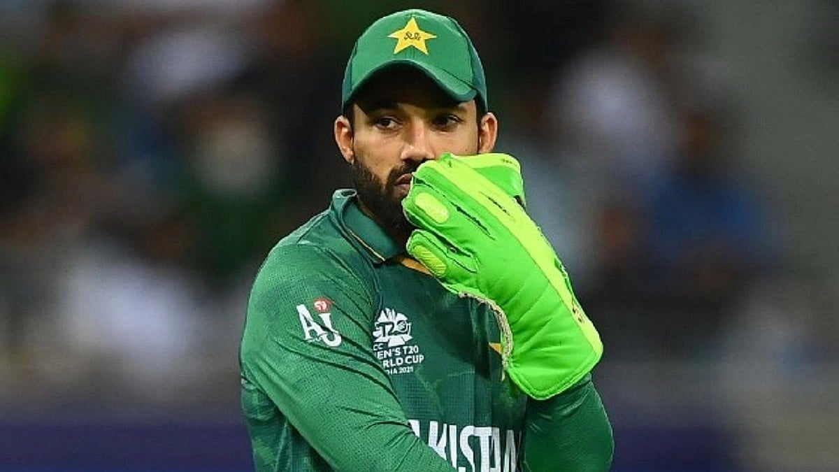 Video shows Rizwan heckled by fans during India-Pakistan clash