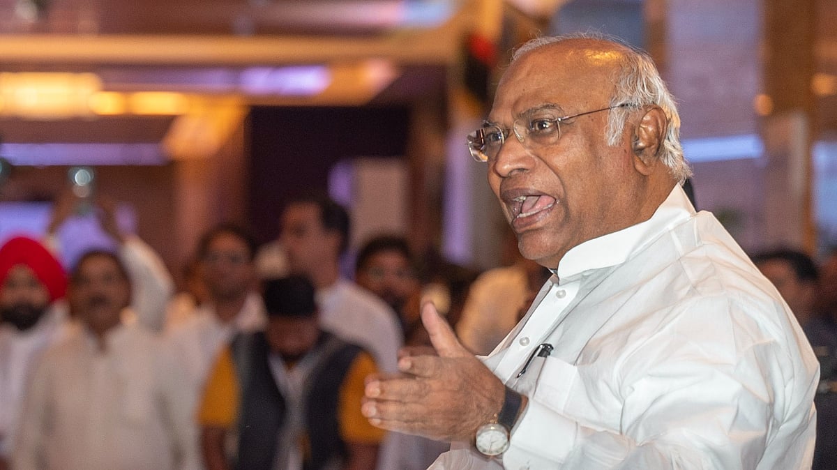 Young India fed up of Modi govt's betrayal: Congress