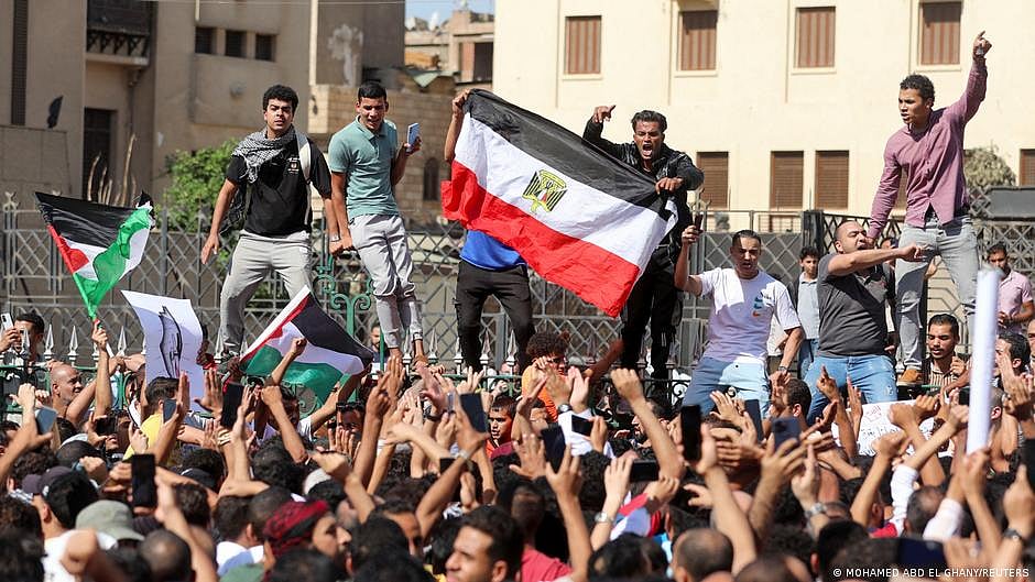 Gaza: A tricky tightrope act for Palestine's neighbour Egypt 