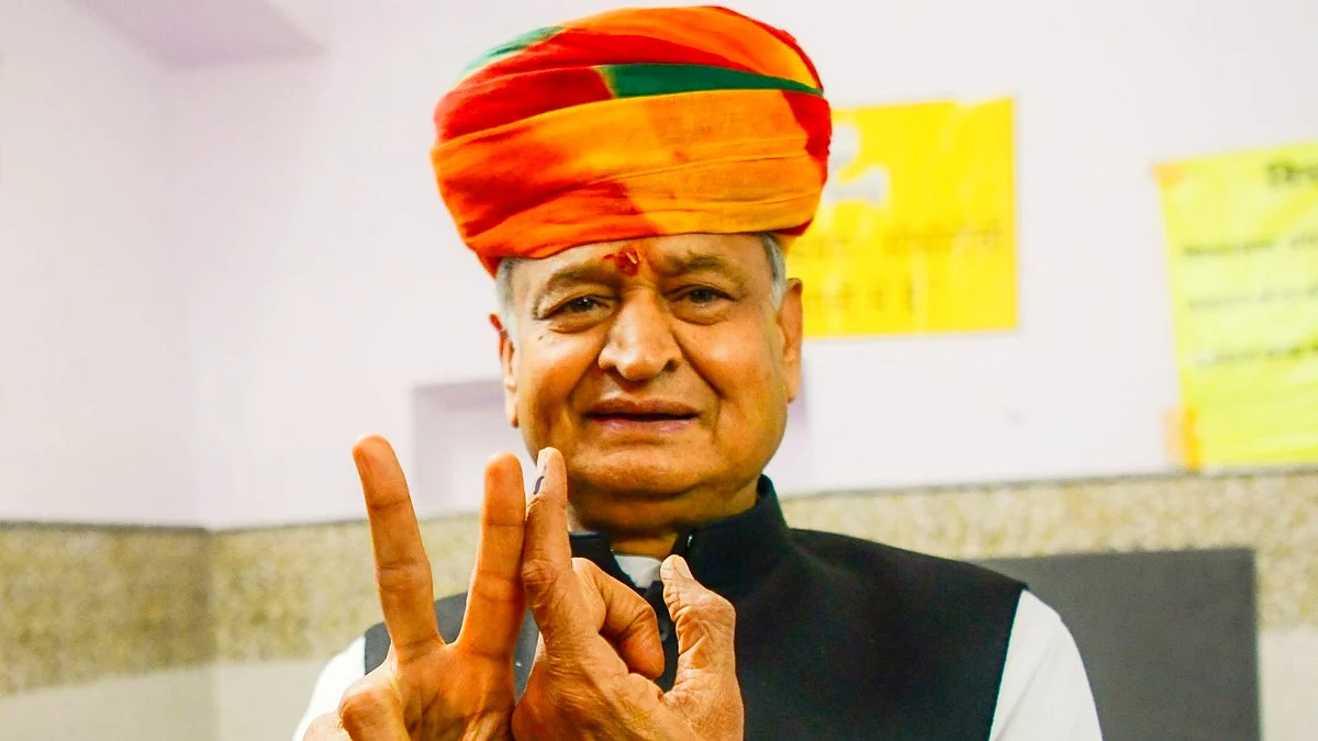Rajasthan chief minister Ashok Gehlot casts his vote (photo: @ashokgehlot51/X) 