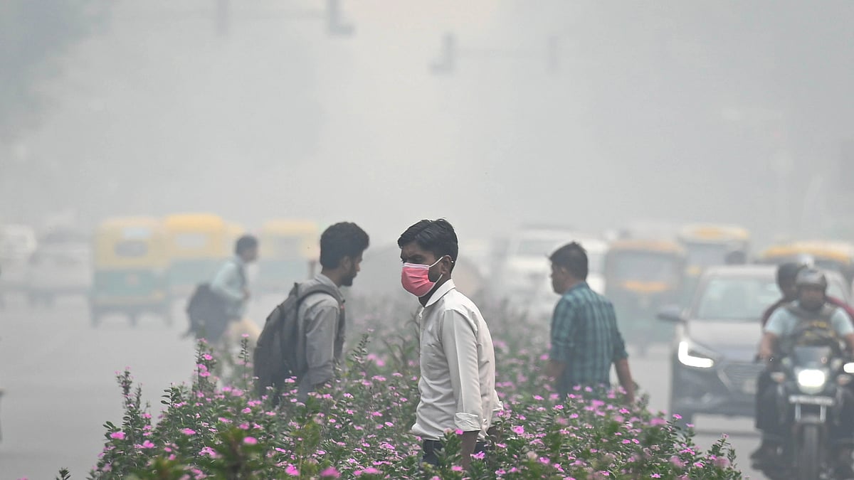 Delhi's air quality deteriorates despite initial improvements due to firecracker ban breaches and stubble burning (Photo: Sanchit Khanna/Hindustan Times via Getty Images)