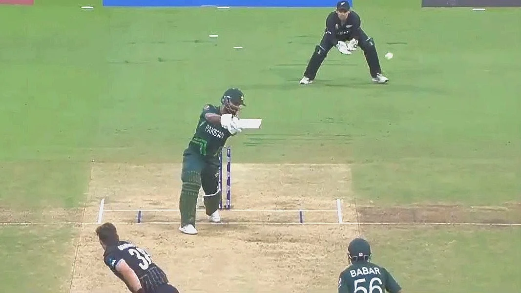 Fakhar Zaman in action against New Zealand in an ICC World Cup match, Bengaluru, 4 Nov. (Photo courtesy: @ICC) 