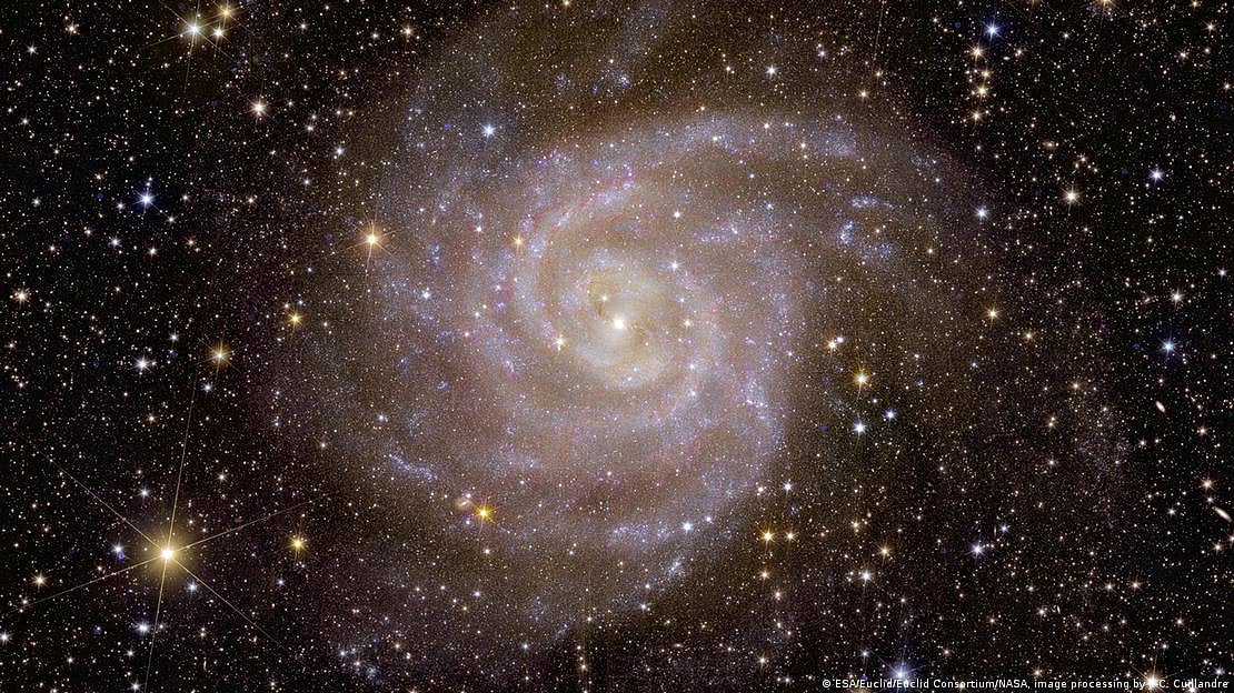 Euclid relies on infrared radiation to capture information about the stars in galaxy IC 342, which is not unlike our own Milky Way (photo: ESA/Euclid/Euclid Consortium/NASA, via DW)