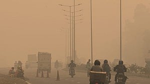 Rising pollution levels prompt Maharashtra to issue outdoor activity warnings in major cities. 
(photo: IANS)