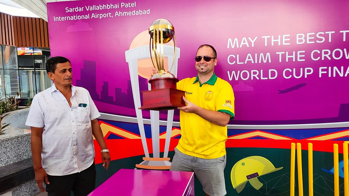 An Australian fan in Ahmedabad feels his team can do it on Sunday (photo: Gautam Bhattacharyya/ NH)