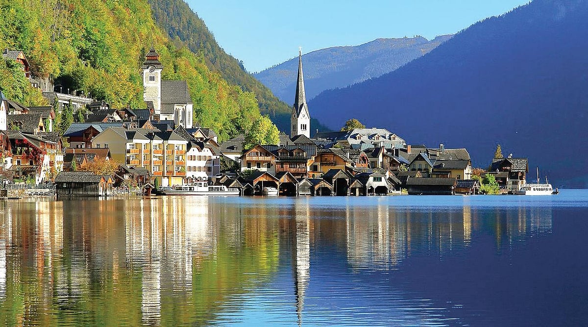 Lake Hallstätt in Salzkammergut, Austria.
