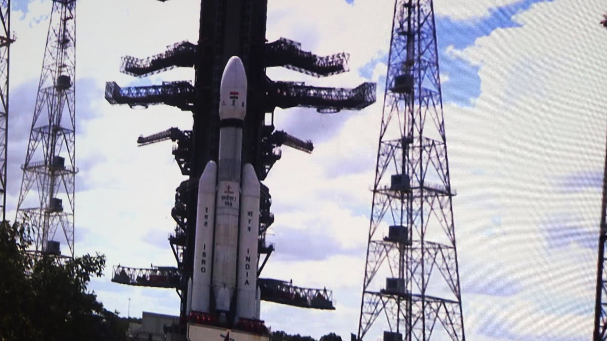 Part of Chandrayaan-3 launch vehicle makes uncontrolled re-entry into Earth's atmosphere: ISRO