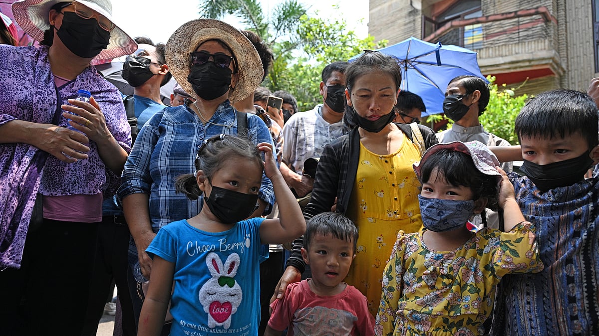 Intense fighting in Myanmar forces 1,400 refugees to seek shelter in Mizoram