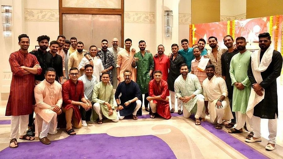 The team donned traditional attire and enjoyed traditional cuisine a day before at a lavish gathering hosted by the BCCI (Photo: @klrahul/X)