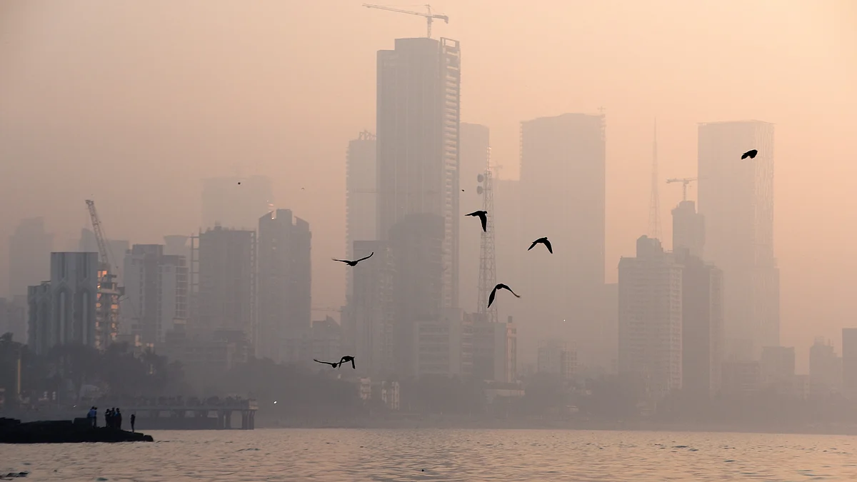 Highrise buildings seen through a dense smog in Mumbai (photo: Getty Images)