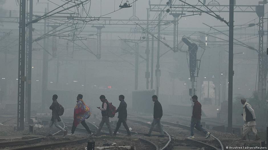 Toxic smog engulfs India's capital