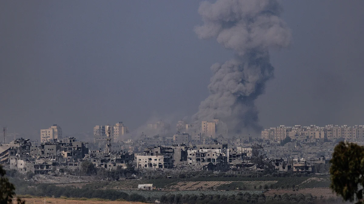 Israel weighs options proposed by Qatar in the ongoing negotiations with Hamas over hostages. (photo: Dan Kitwood/Getty Images)