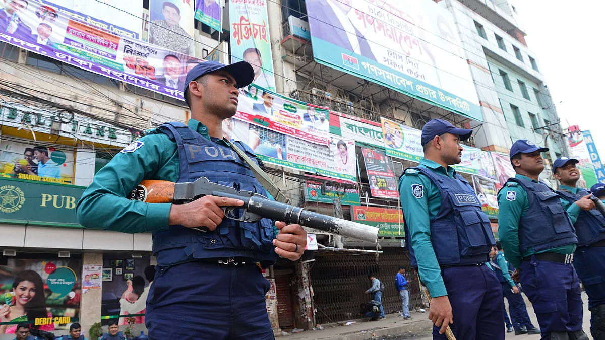 Bangladesh faces turmoil with deadly clashes as opposition blocks roads, demanding government's resignation before elections. (representative image)  (photo: Mamunur Rashid/NurPhoto via Getty Images)